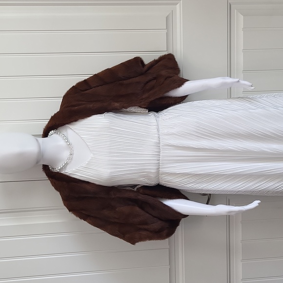 Siberian Fur Stoye Hong Kong Vintage Several Different Styles Cape Fits Most - Picture 3 of 12